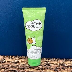 Korean Skincare: Esfolio Snail Cleansing Foam (NWT)